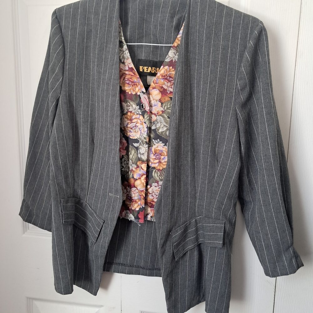 Pearls Floral Patterned Womens Suit With Skirt.